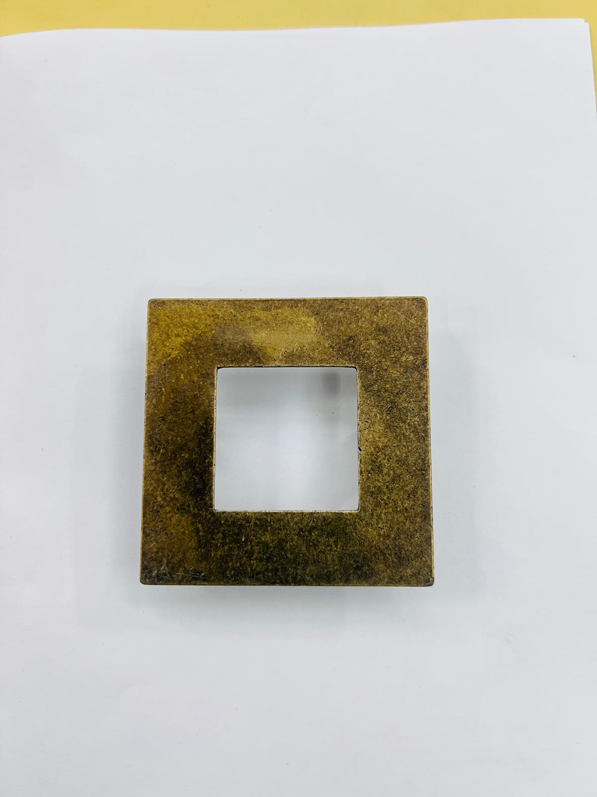 8149CB- Tirador bronce 6x6cms
